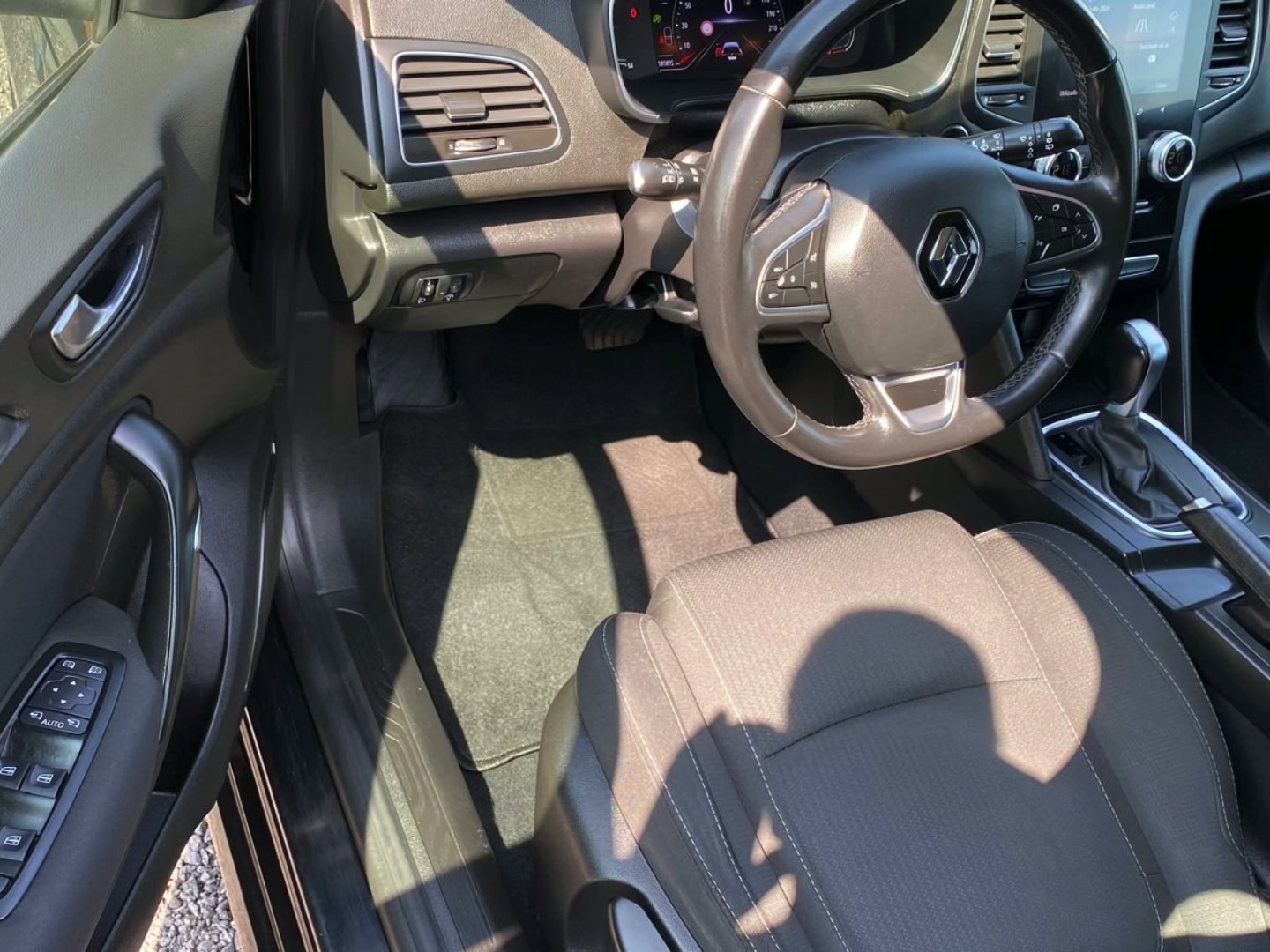 Renault Mégane Sport Tourer 1.5 Blue dCi Limited EDC — foto 5