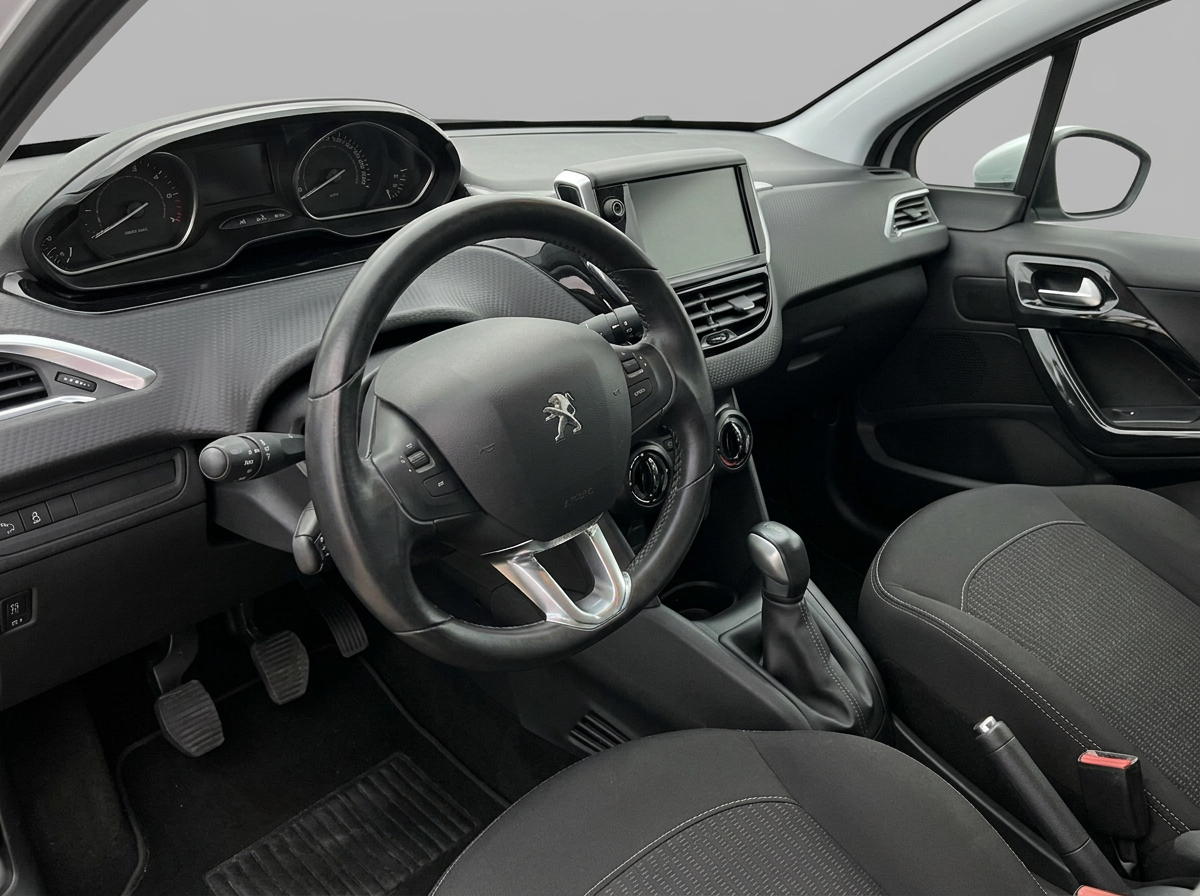 Peugeot 208 PureTech — foto 6