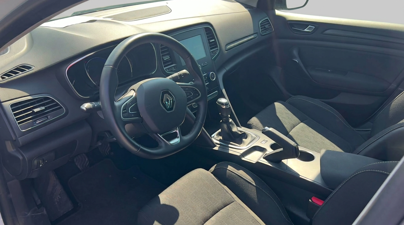 Renault Mégane Sport Tourer 1.5 Blue dCi Limited — foto 6