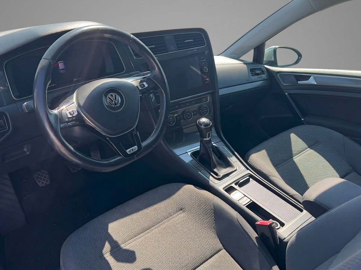 Volkswagen Golf VII 1.6 TDI R-Line — foto 4